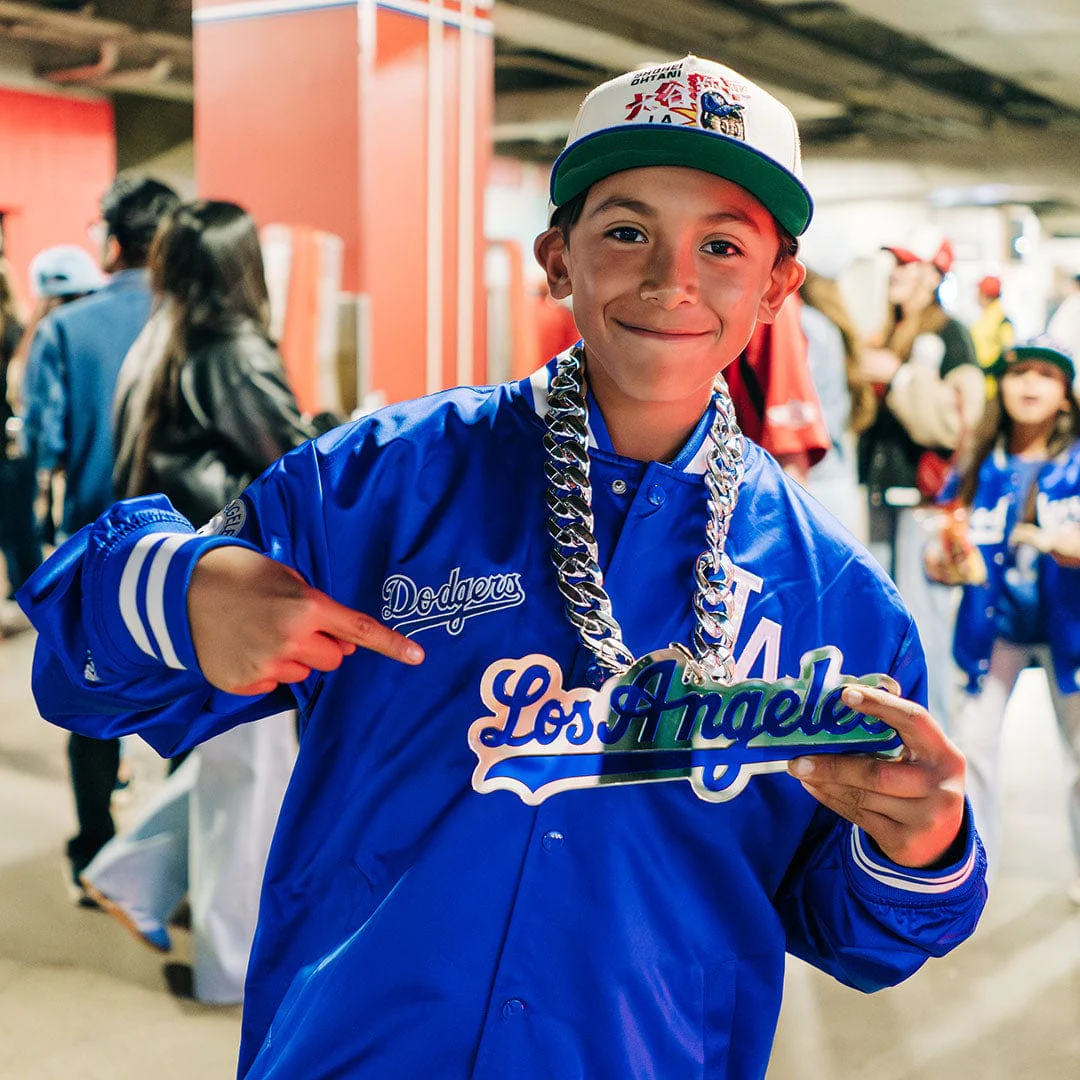Los Angeles Dodgers Script Logo MLB Chromatic Turnover Chain - Image 3