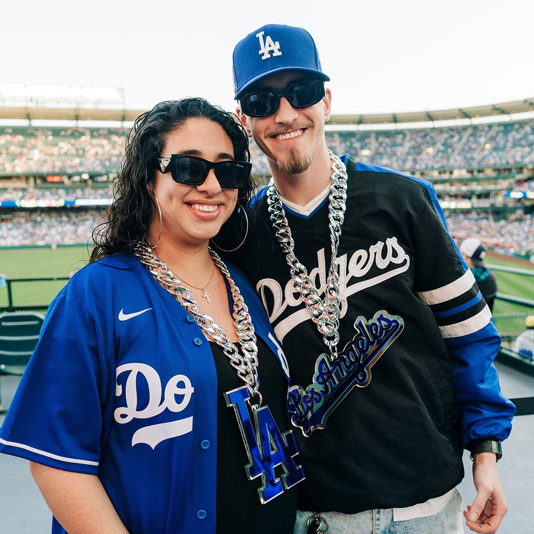 Los Angeles Dodgers Script Logo MLB Chromatic Turnover Chain - Image 5