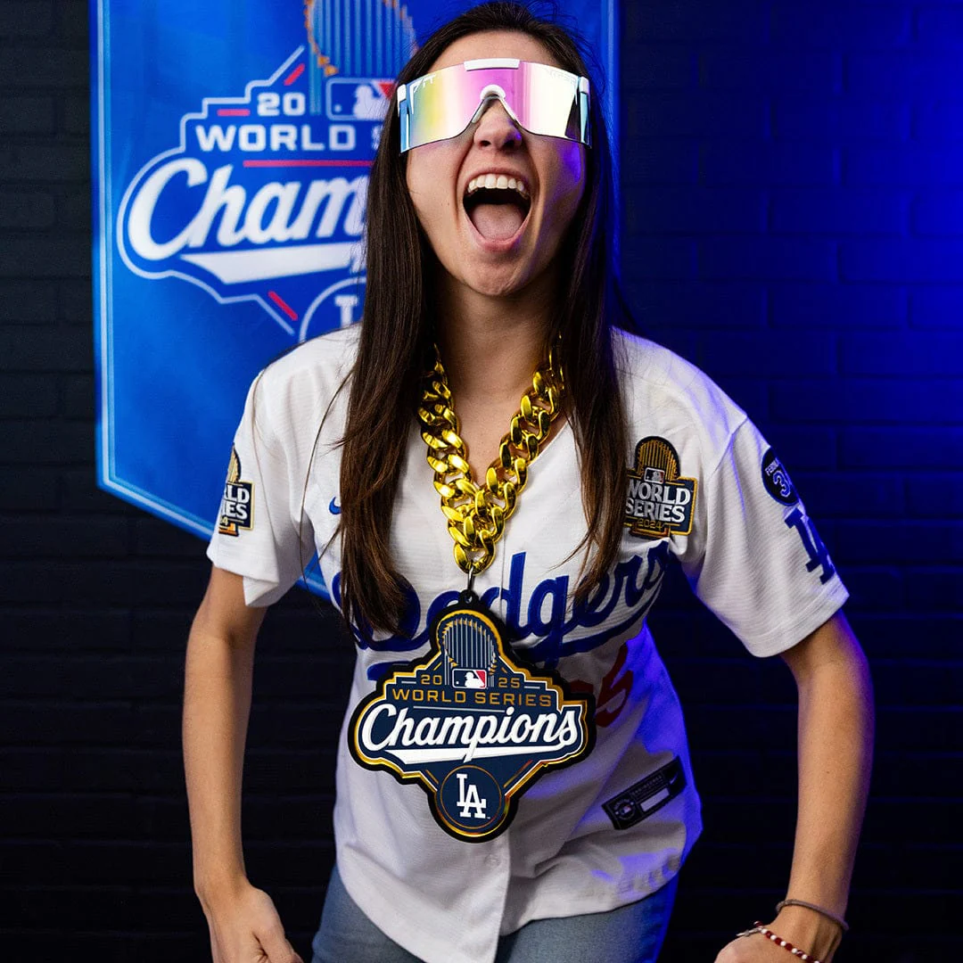 2025 Los Angeles Dodgers MLB World Series Champion Chromatic Turnover Chain - Image 2